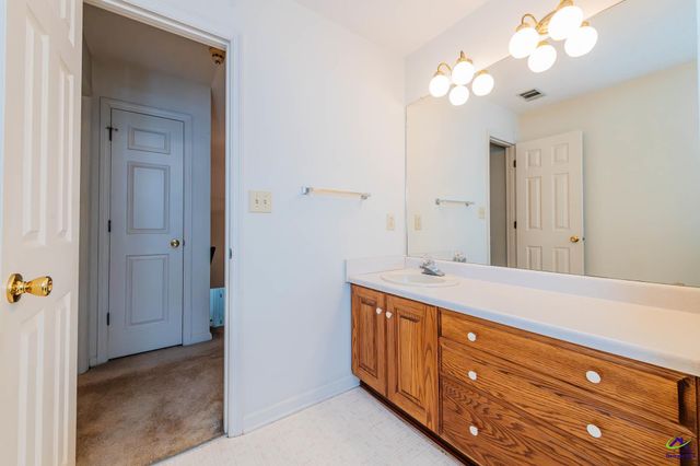 6137 N Wesleyan Drive, Macon, GA 31210