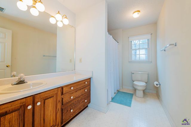 6137 N Wesleyan Drive, Macon, GA 31210