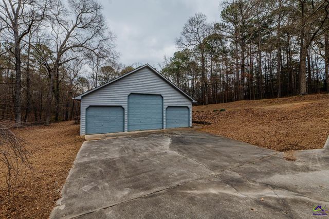 6137 N Wesleyan Drive, Macon, GA 31210