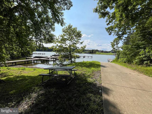 6608 WATER VIEW LN, Mineral, VA 23117