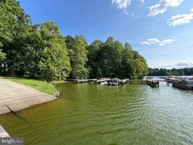 6608 WATER VIEW LN, Mineral, VA 23117