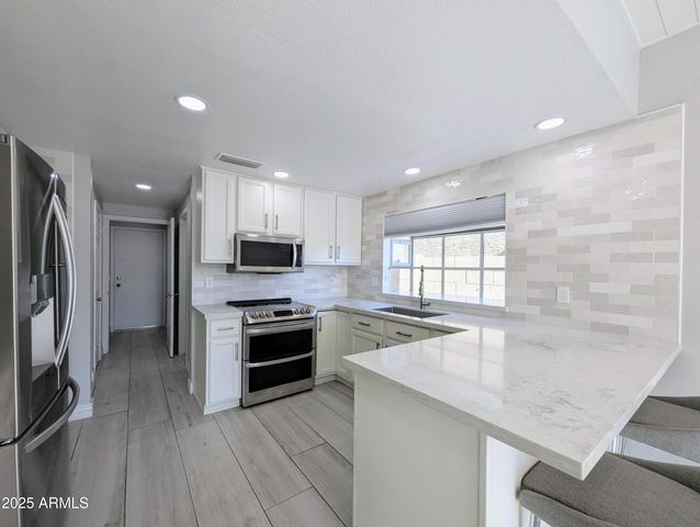 1337 W WINDRIFT Way, Gilbert, AZ 85233