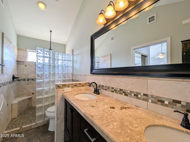 1337 W WINDRIFT Way, Gilbert, AZ 85233