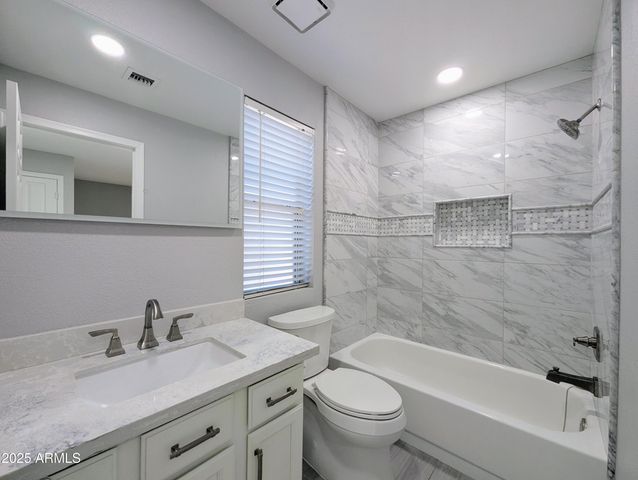 1337 W WINDRIFT Way, Gilbert, AZ 85233