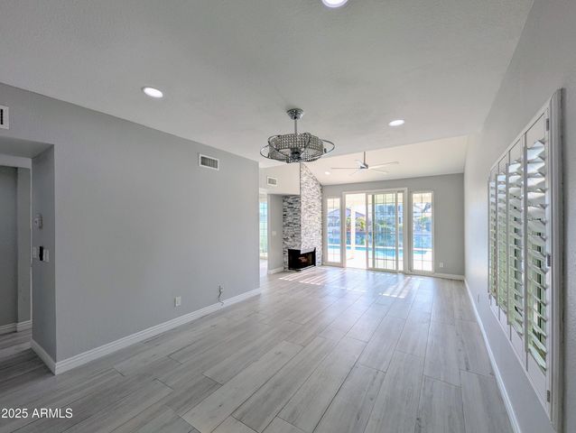 1337 W WINDRIFT Way, Gilbert, AZ 85233