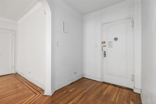 83-06 Vietor Avenue 4R, Elmhurst, NY 11373