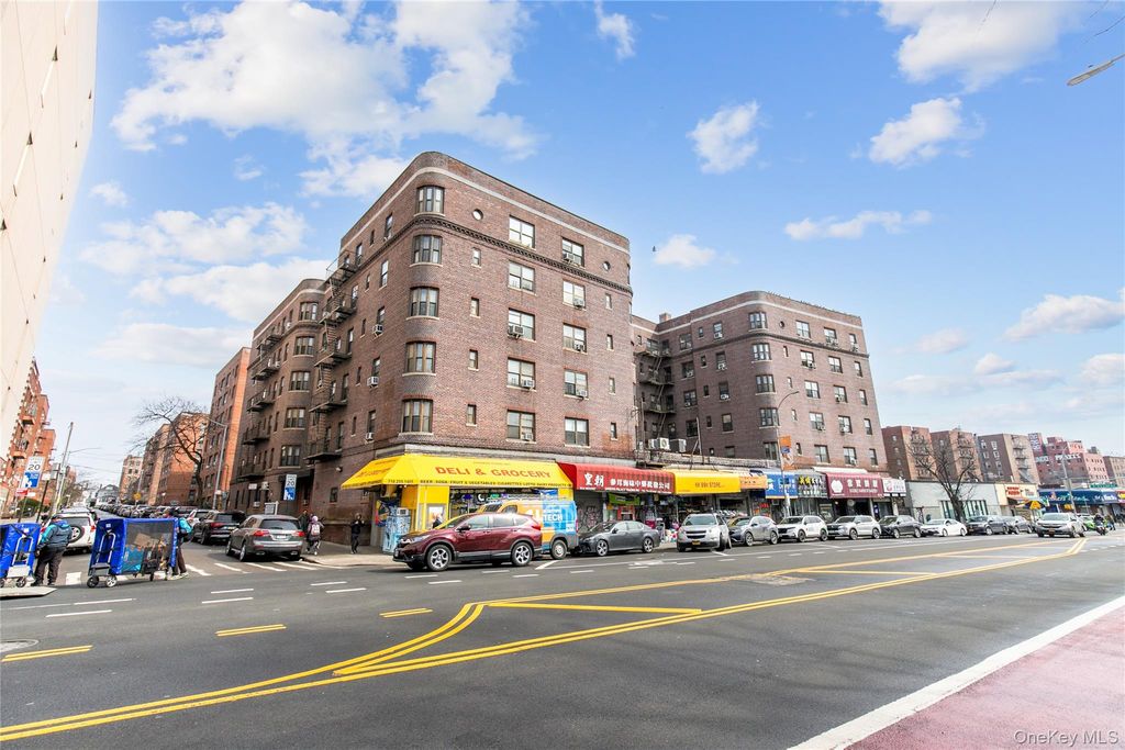 83-06 Vietor Avenue 4R, Elmhurst, NY 11373