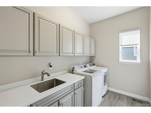 9035 Basalt Ln, Littleton, CO 80125