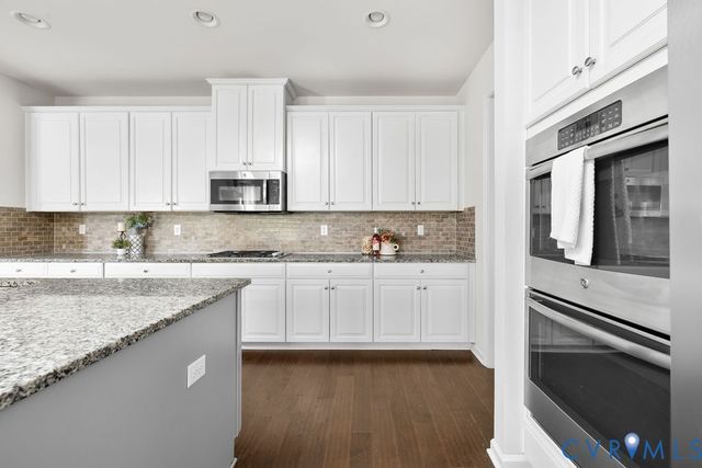 5812 Swift Fox Dr, Moseley, VA 23120