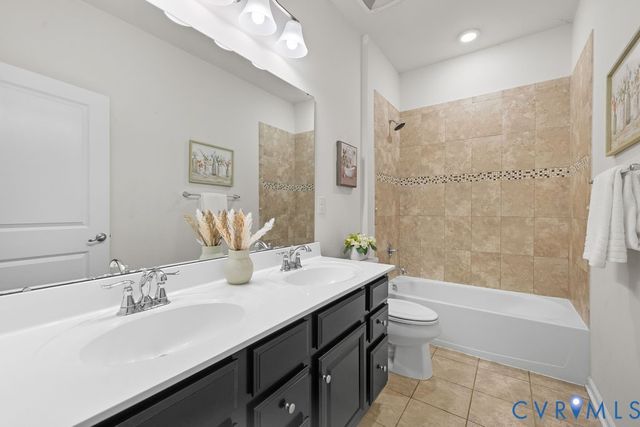 5812 Swift Fox Dr, Moseley, VA 23120