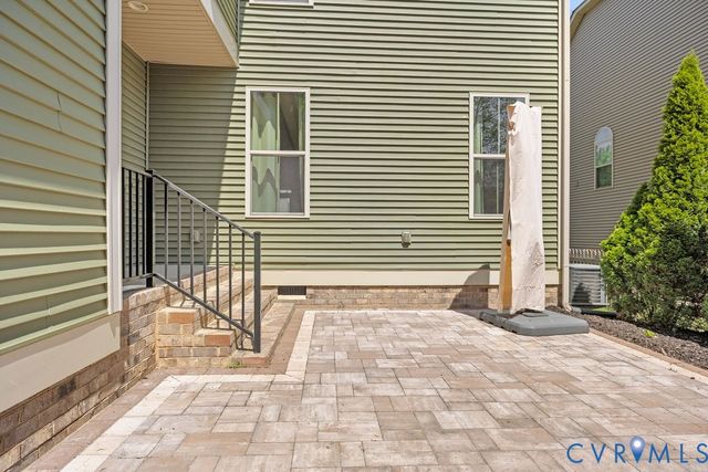 5812 Swift Fox Dr, Moseley, VA 23120