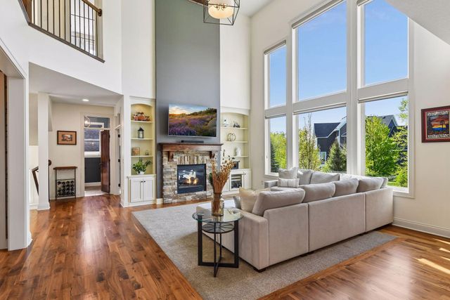 5990 Black Oaks Lane N, Plymouth, MN 55446