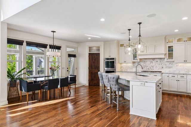 5990 Black Oaks Lane N, Plymouth, MN 55446
