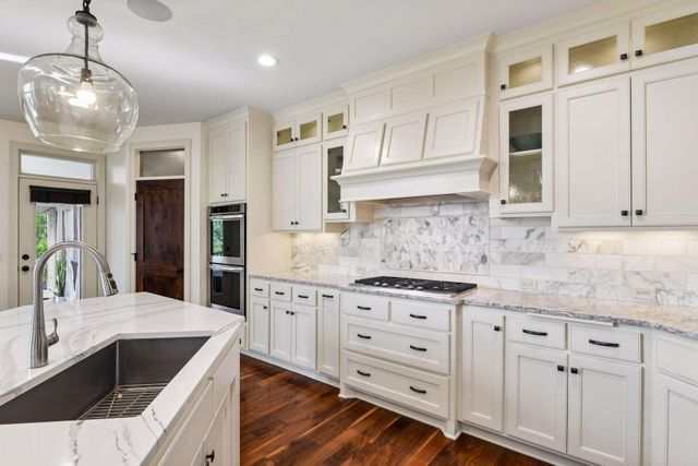 5990 Black Oaks Lane N, Plymouth, MN 55446