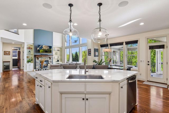 5990 Black Oaks Lane N, Plymouth, MN 55446