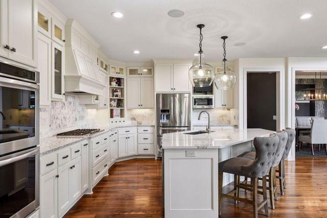 5990 Black Oaks Lane N, Plymouth, MN 55446