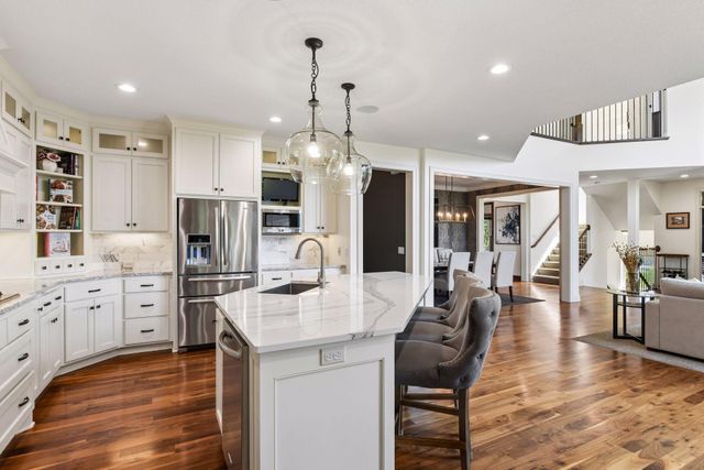 5990 Black Oaks Lane N, Plymouth, MN 55446
