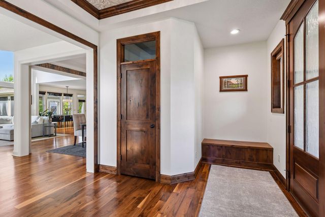 5990 Black Oaks Lane N, Plymouth, MN 55446