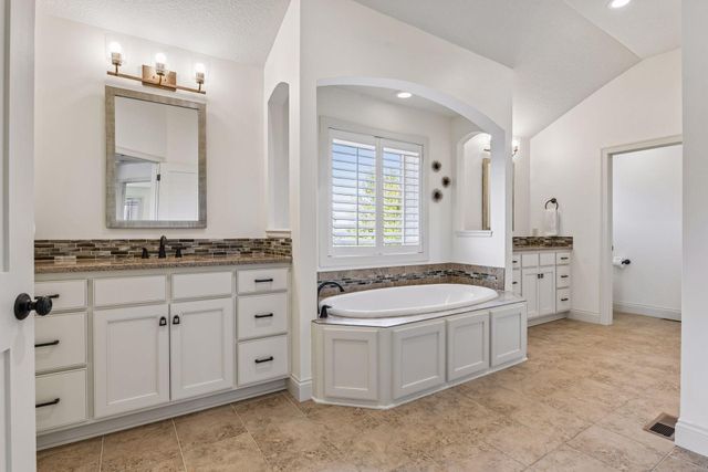 5990 Black Oaks Lane N, Plymouth, MN 55446