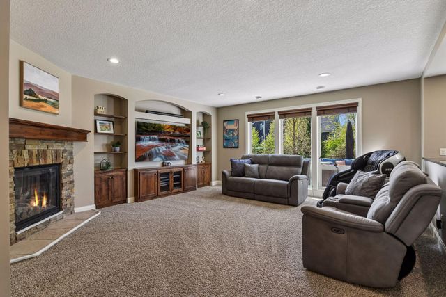 5990 Black Oaks Lane N, Plymouth, MN 55446