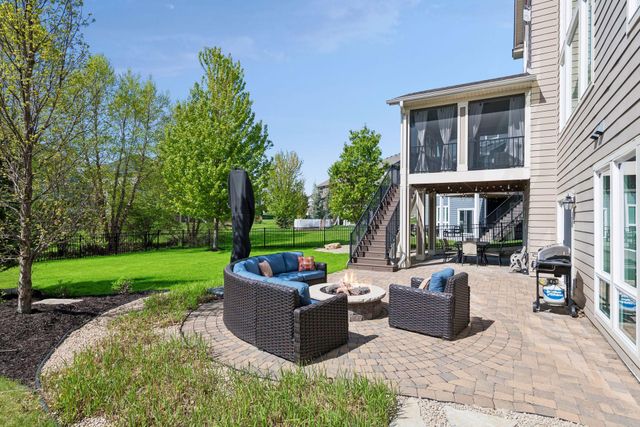 5990 Black Oaks Lane N, Plymouth, MN 55446