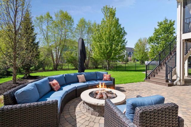 5990 Black Oaks Lane N, Plymouth, MN 55446
