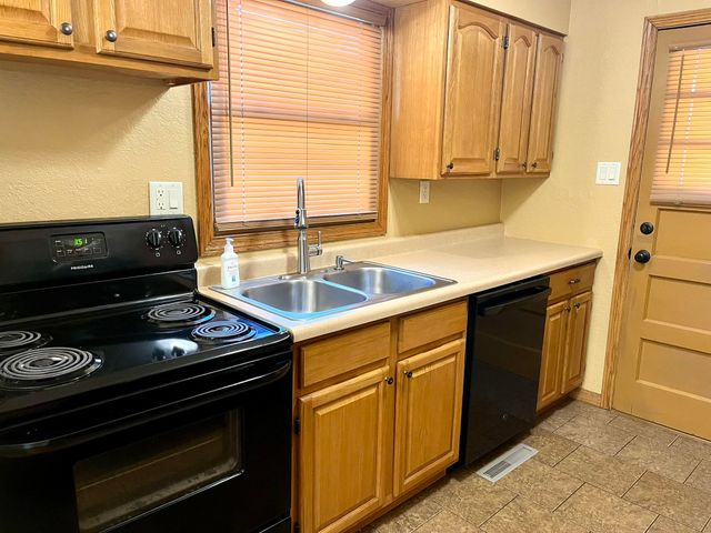 3402 S Hiram, Wichita, KS 67217