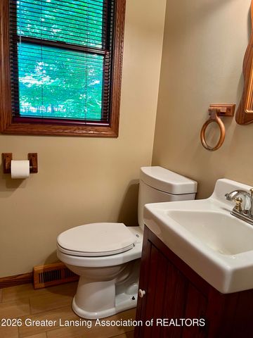 13708 Oneida Road, Grand Ledge, MI 48837
