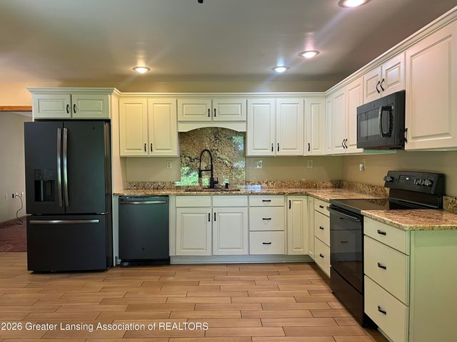 13708 Oneida Road, Grand Ledge, MI 48837