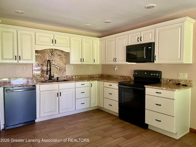 13708 Oneida Road, Grand Ledge, MI 48837