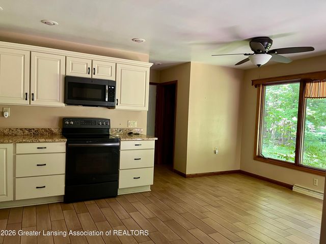 13708 Oneida Road, Grand Ledge, MI 48837
