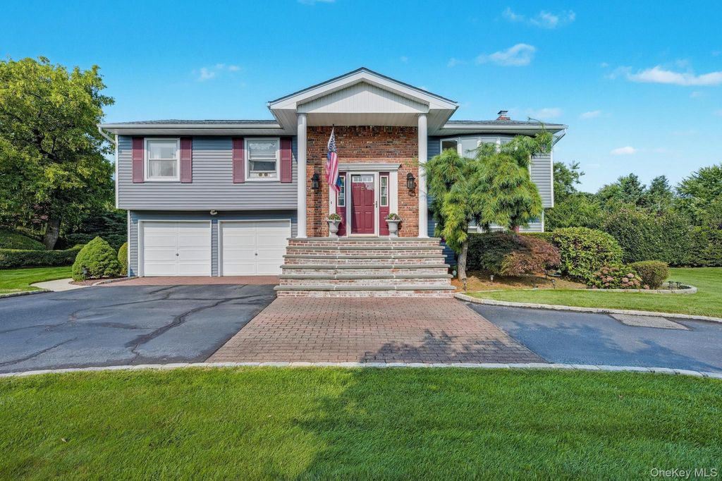 20 Peppermint Road, Commack, NY 11725