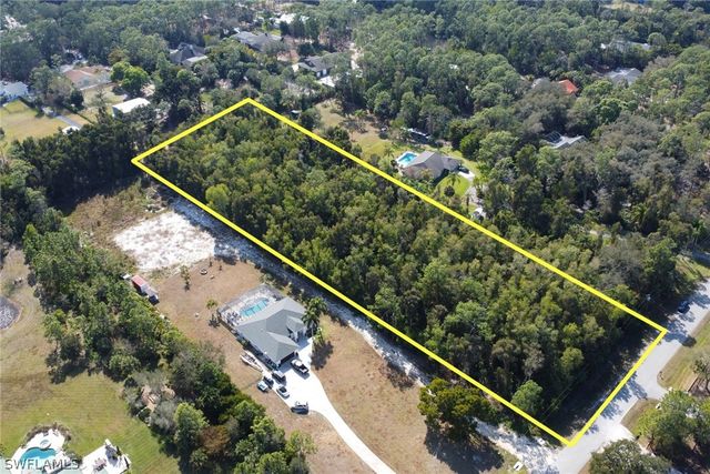 Spanish Oaks LN, Naples, FL 34119