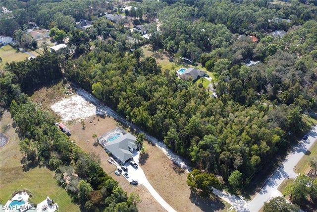 Spanish Oaks LN, Naples, FL 34119