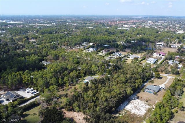 Spanish Oaks LN, Naples, FL 34119