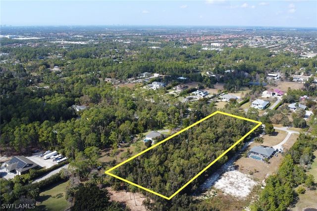 Spanish Oaks LN, Naples, FL 34119