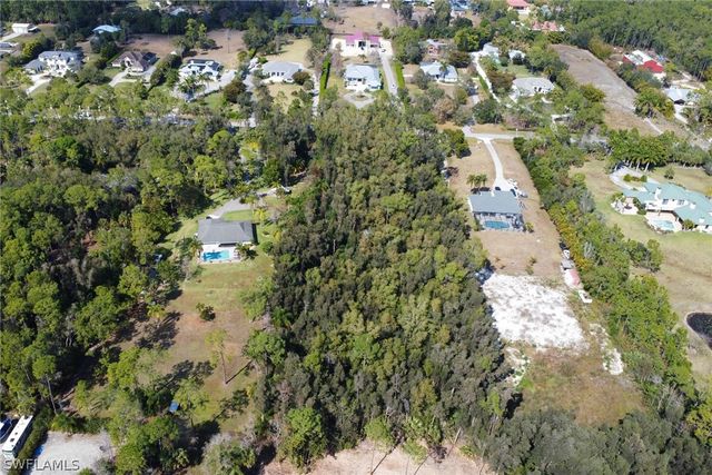 Spanish Oaks LN, Naples, FL 34119