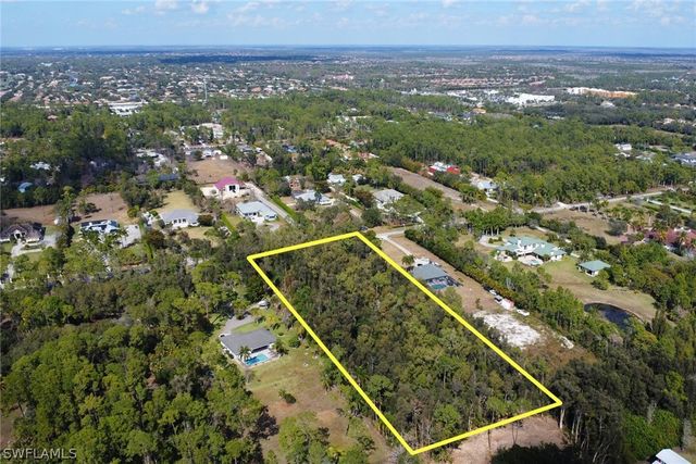 Spanish Oaks LN, Naples, FL 34119