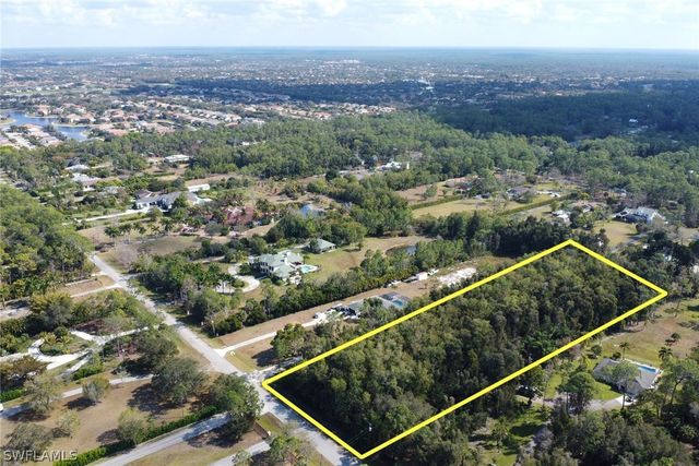 Spanish Oaks LN, Naples, FL 34119