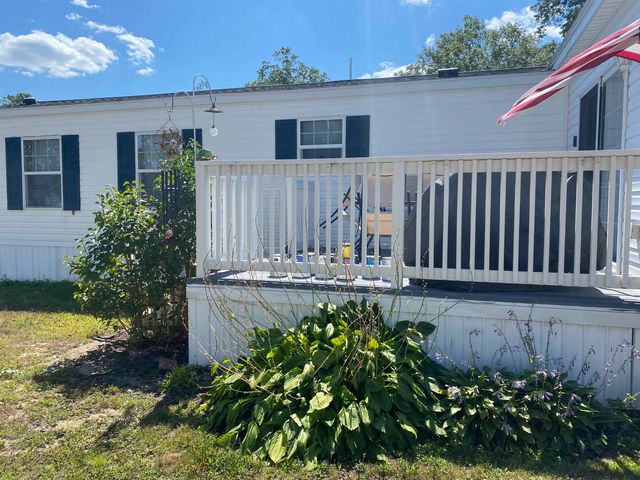 27 Stacey Avenue, Seabrook, NH 03874