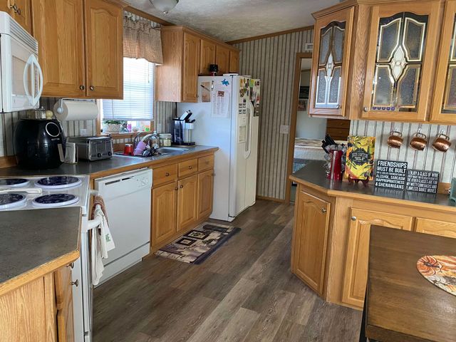 27 Stacey Avenue, Seabrook, NH 03874