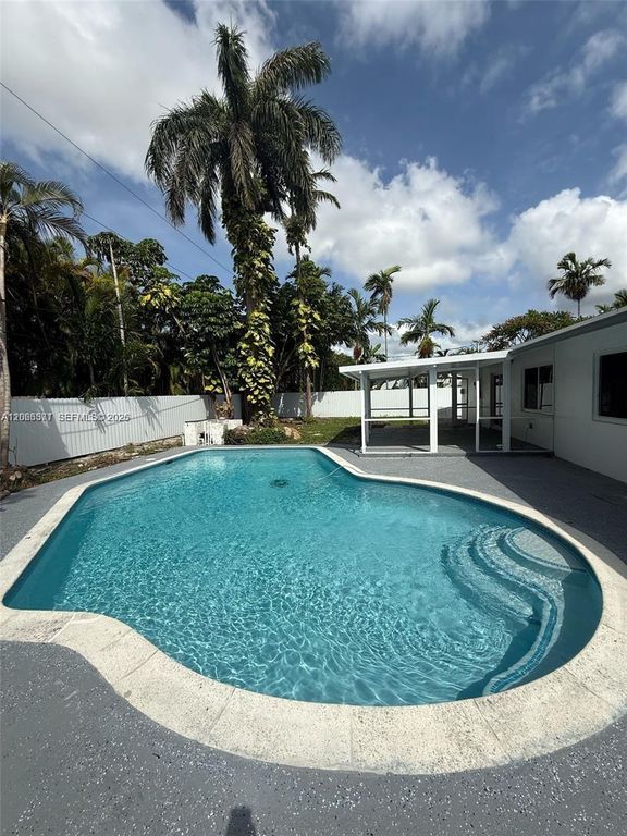 9934 SW 195th Street, Cutler Bay, FL 33157