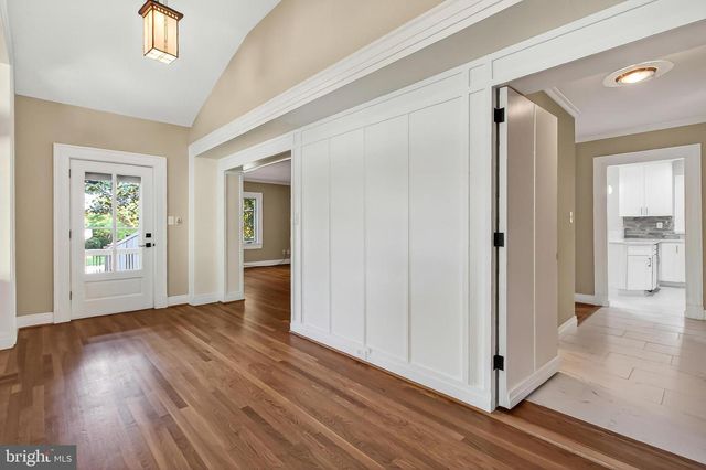 9715 DE PAUL DR, Bethesda, MD 20817