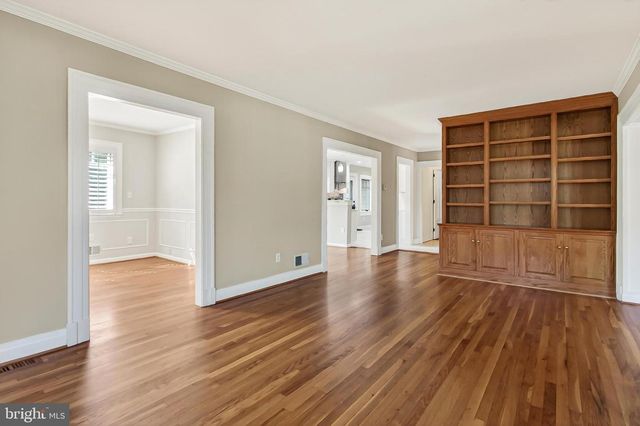 9715 DE PAUL DR, Bethesda, MD 20817