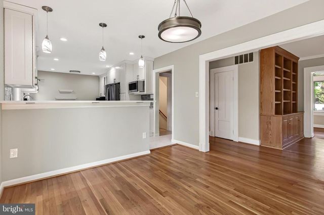 9715 DE PAUL DR, Bethesda, MD 20817