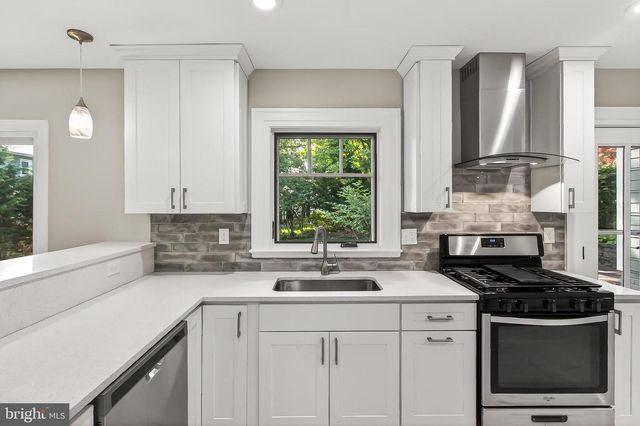 9715 DE PAUL DR, Bethesda, MD 20817
