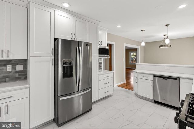 9715 DE PAUL DR, Bethesda, MD 20817