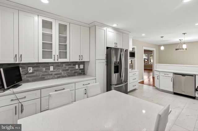 9715 DE PAUL DR, Bethesda, MD 20817