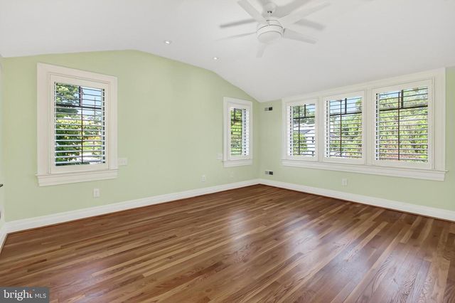9715 DE PAUL DR, Bethesda, MD 20817