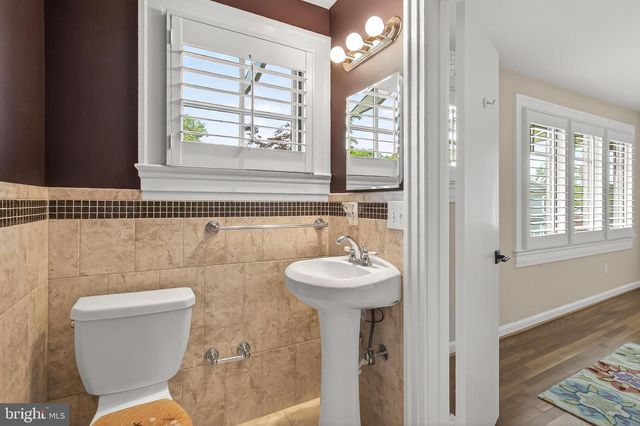 9715 DE PAUL DR, Bethesda, MD 20817
